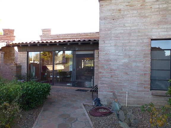 2nd image of 10 Otero Villas