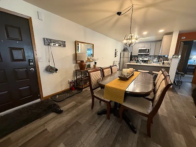 2 bed, 972 sqft, $3,000 — Photo 2