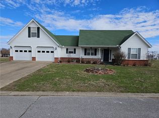 11400 Kelly Ln, Lowell, AR 72745