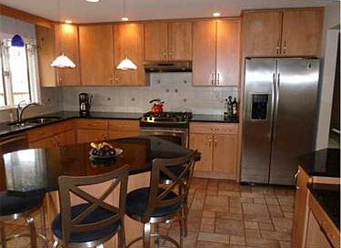 3rd image of 101 Lynn Ann Dr