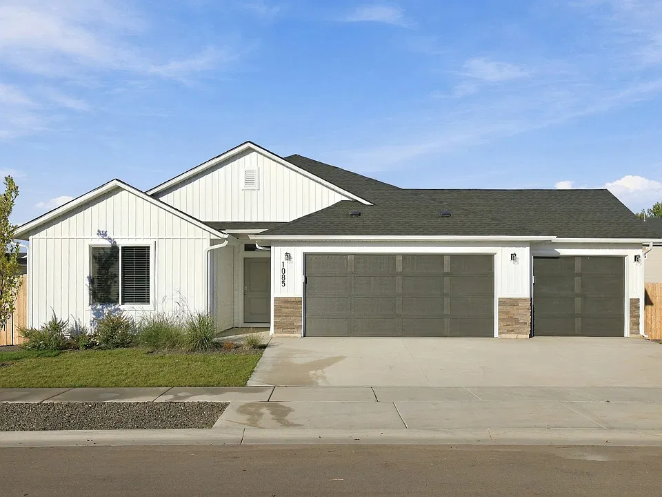 1085 Grass Pond Ave