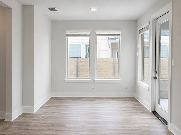 3104 Eddington Dr — Photo 6