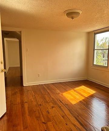 3rd image of 823 N Alexander St APT 9