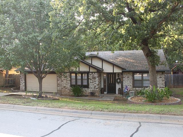 1st image of 4705 Lone Oak Dr