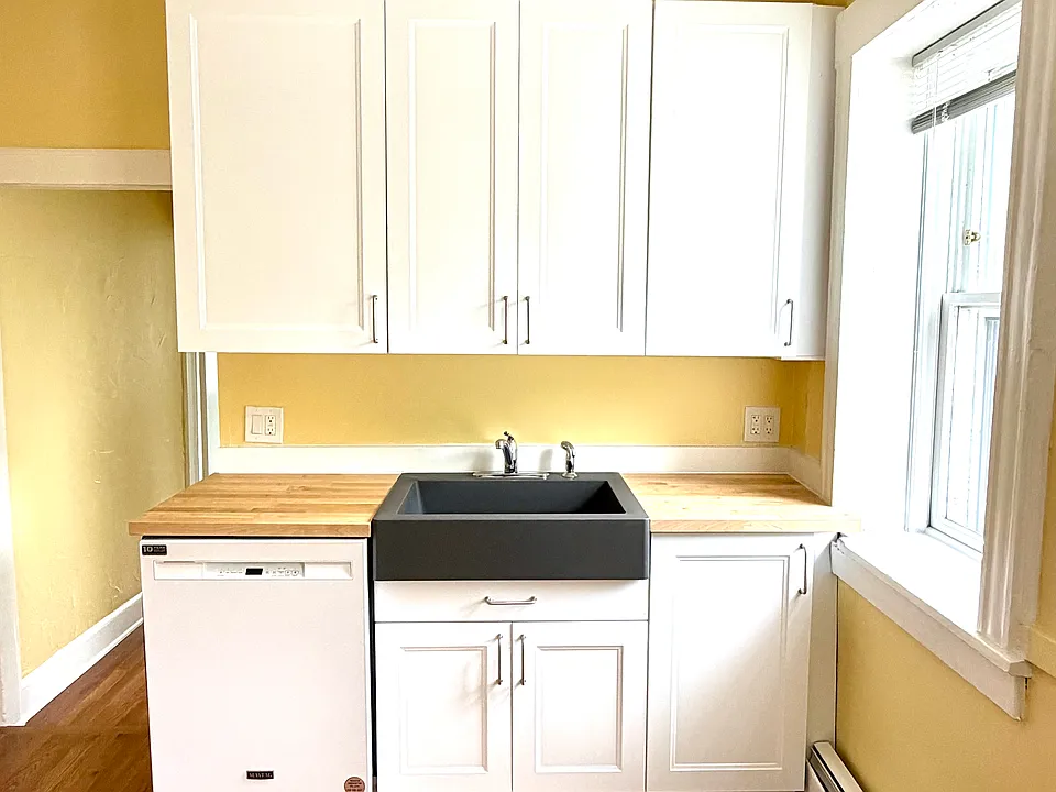 74 Linden Ave #1