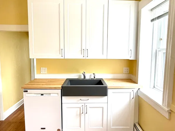74 Linden Ave APT 1, Darien, CT 06820