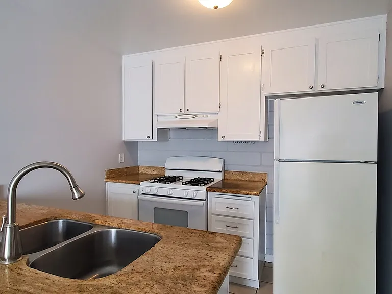 33225 Lake Champlain Ct — Photo 11