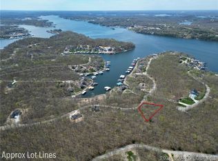 422 Grand View Dr, Sunrise Beach, MO 65079