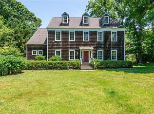 79 Sweet Hollow Rd, Huntington, NY 11743