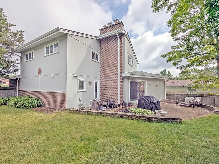 1739 Ferndale Ave — Photo 20