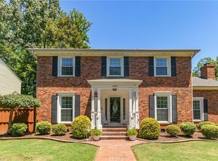 4700 Horseshoe Ln, Greensboro, NC 27410