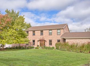 408 E Oakbrook Cir, Urbana, IL 61802