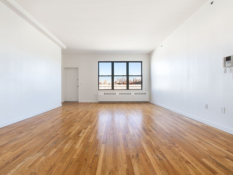 1st image of 204 Huntington St Ph 1
