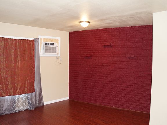 5th image of 319 Edna Ave