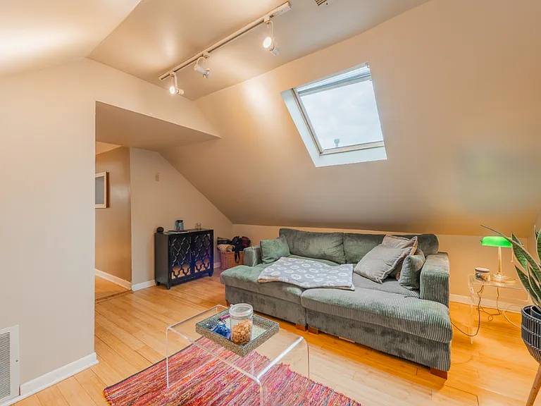 5055 W Argyle St #3 — Photo 10