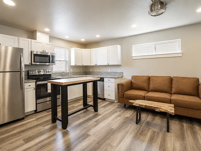 7810 Jacqueline Way — Photo 4