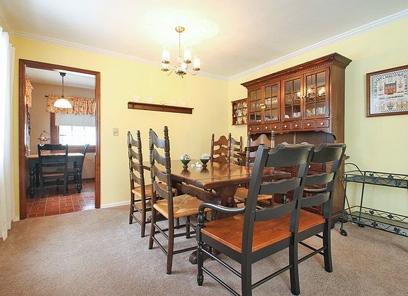 3rd image of 3122 Knollwood Ln