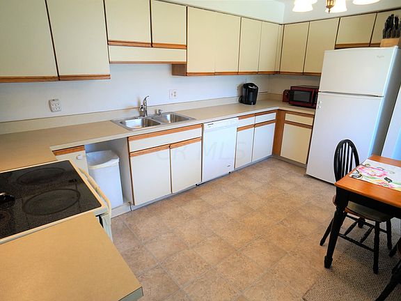 5th image of 6591 Portsmouth Dr