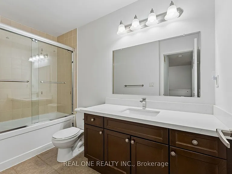 30 Henneberry Ln — Photo 32