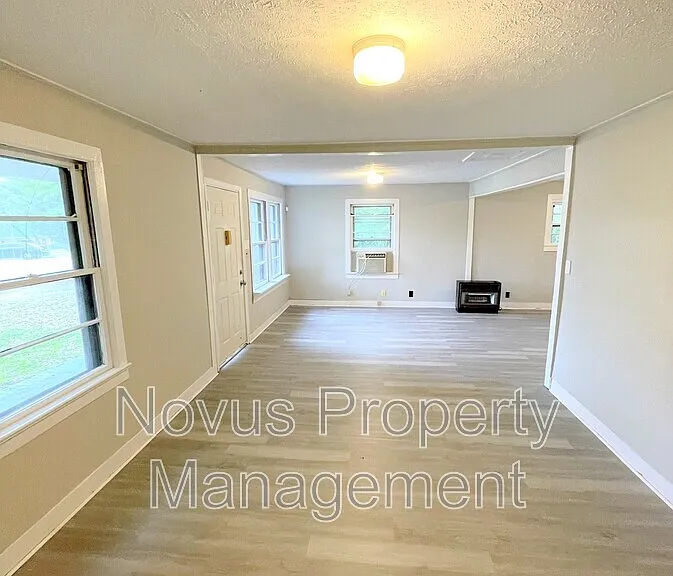 110 Austin Cir — Photo 1