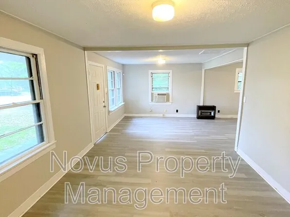 110 Austin Cir, Carrollton, GA 30117