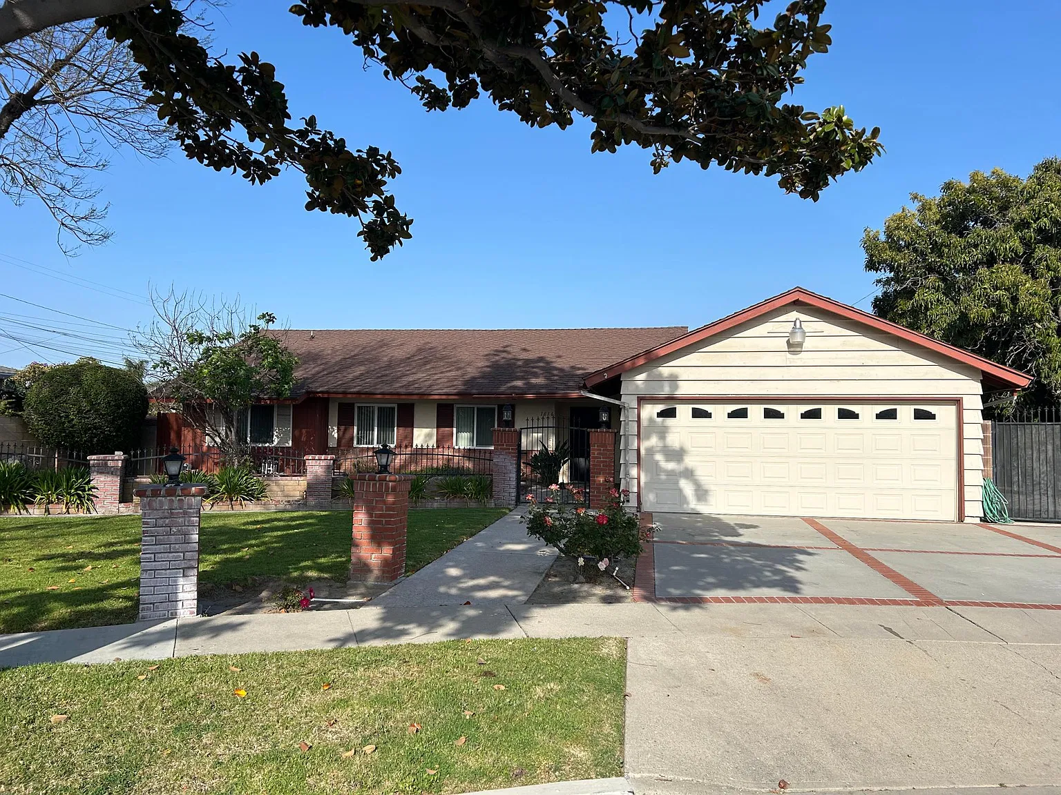 4 bed, 1869 sqft, $4,595 — Photo 2