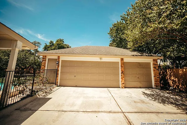 5 bed, 4.0 bath, 3390 sqft, $3,500 — Photo 3