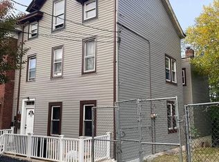77 York Ave APT 1, Staten Island, NY 10301