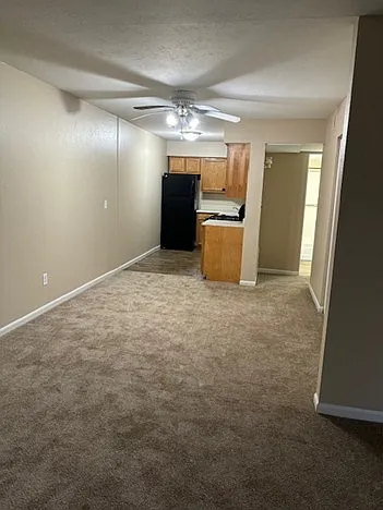 Sandpiper Apartments — Photo 14