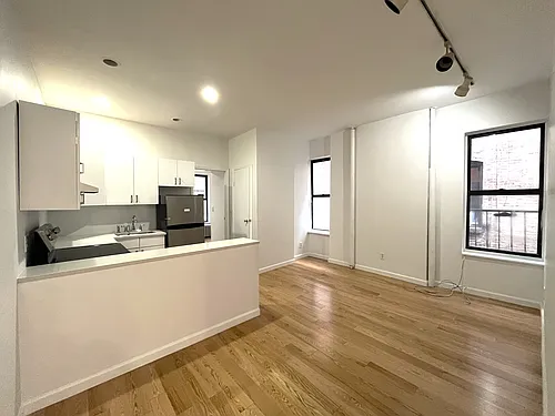1274 1st Ave #17 Photo 1