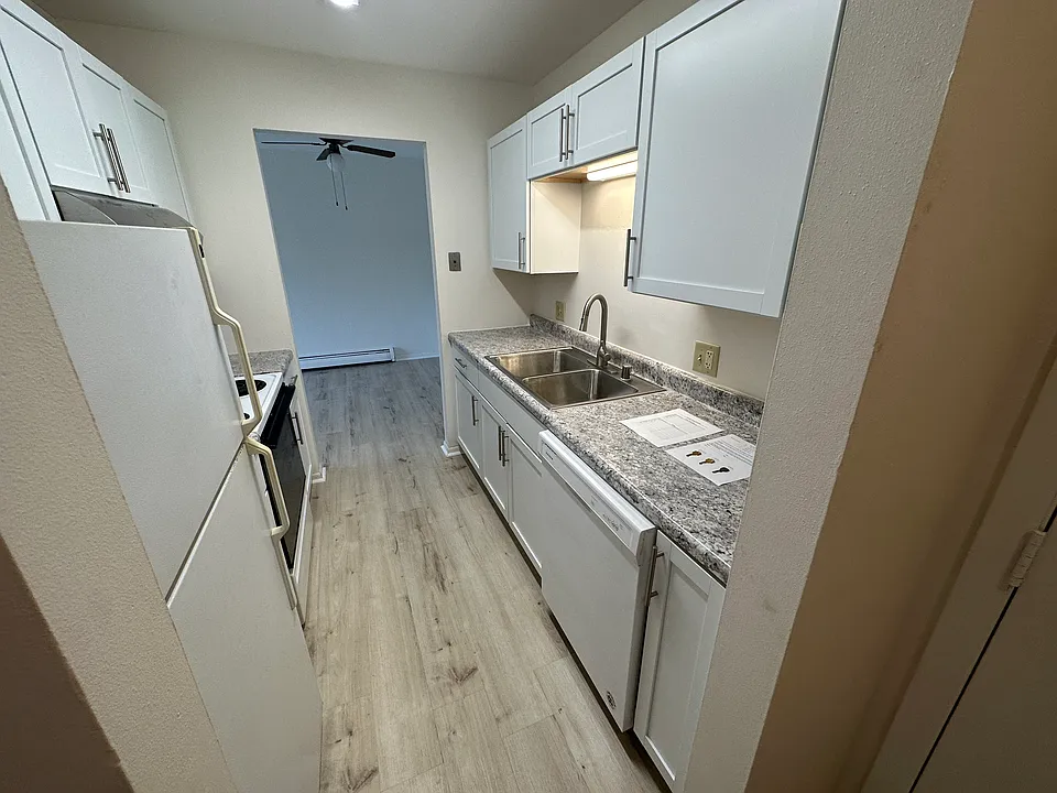 2122 Allen Blvd #29