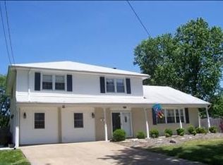 8 Ivy Ct, Turnersville, NJ 08012