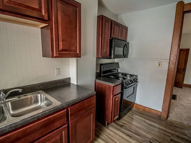 320 Alabama St — Photo 4