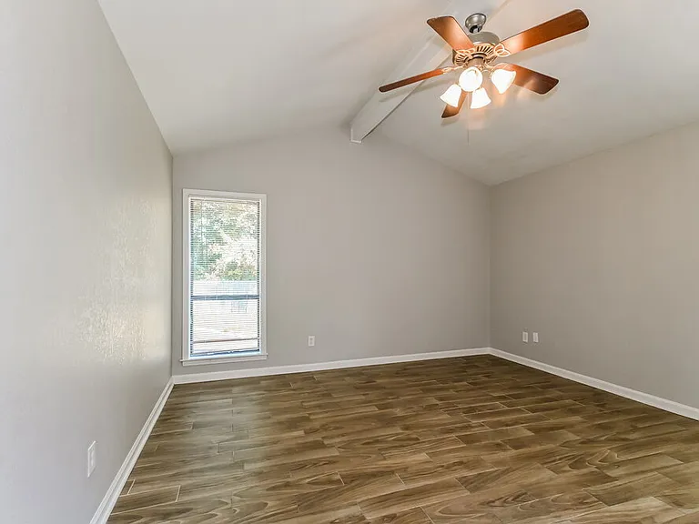 8182 Valley Ridge Trl — Photo 10