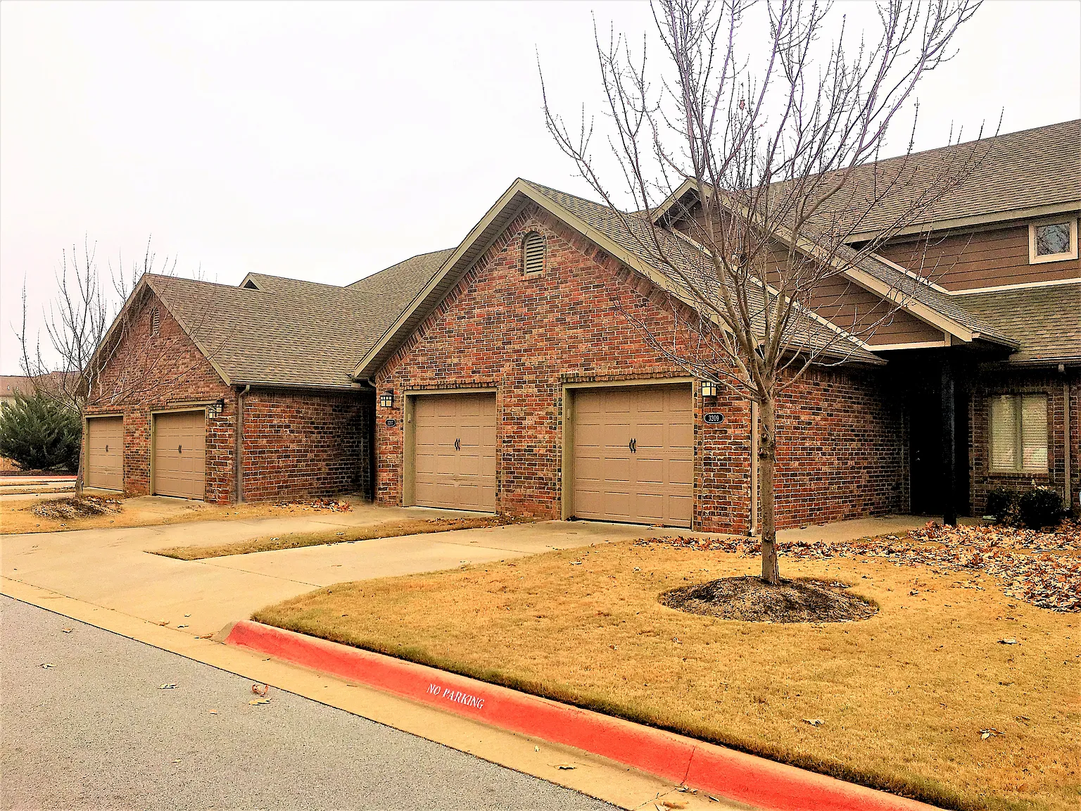2 bed, 2.5 bath, 1100 sqft, $1,350 — Photo 1