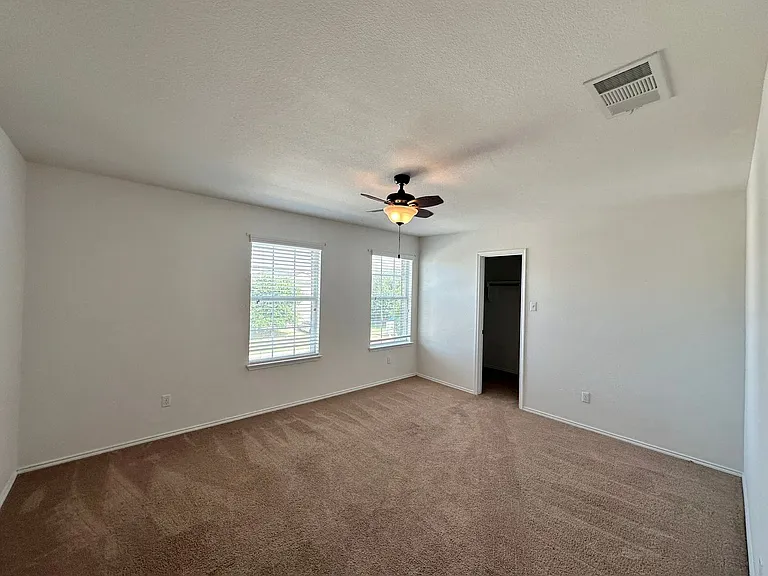 5304 Capricorn Loop — Photo 32