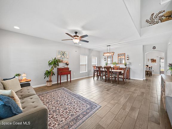 3rd image of 1335 Fuji Dr