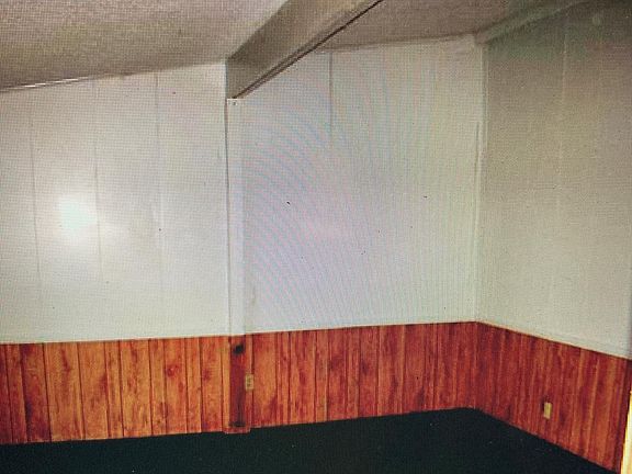 3rd image of 205 E Elm St #205