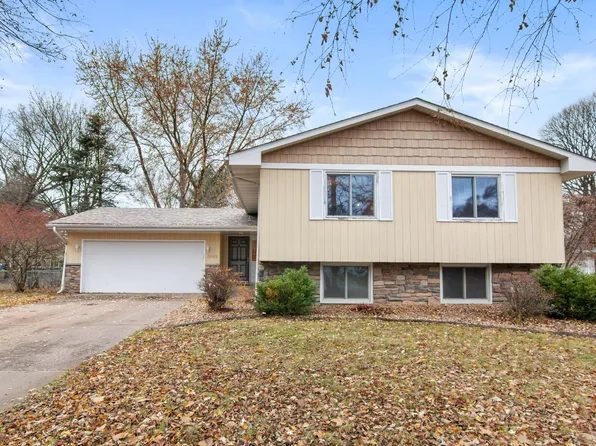 3889 Oak Ter, White Bear Lake, MN 55110