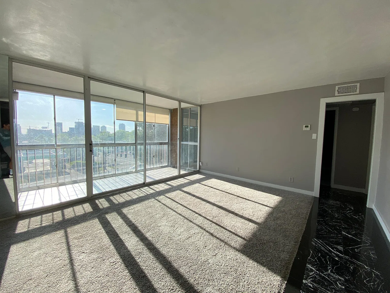 2 bed, 933 sqft, $1,780 — Photo 2