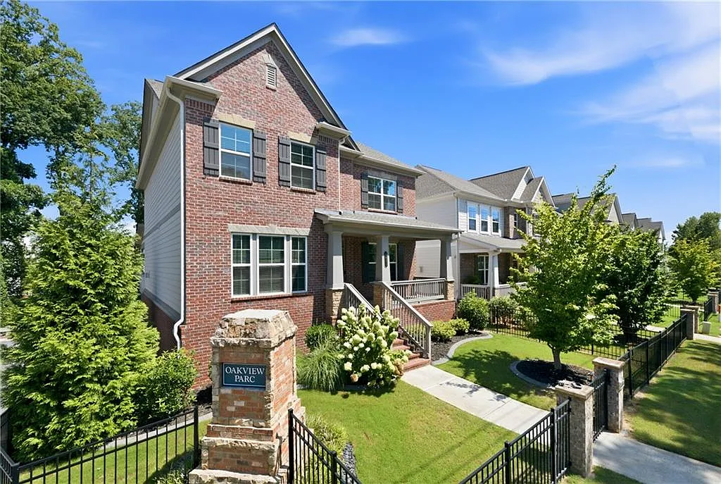 4 bed, 4.5 bath, 4322 sqft, $4,500 — Photo 3