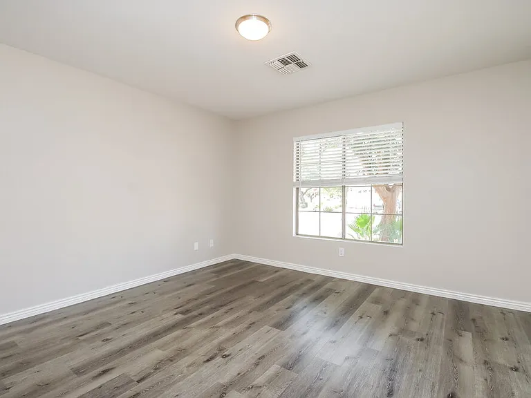 878 E Pollino St — Photo 13