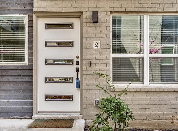 3rd image of 4906 Live Oak St Unit 2