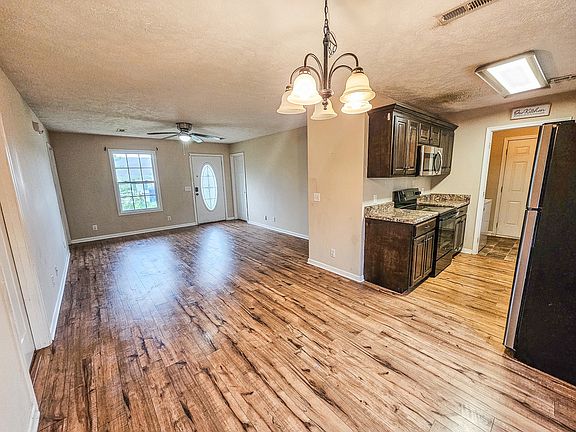 4th image of 103 Stonefield Cir