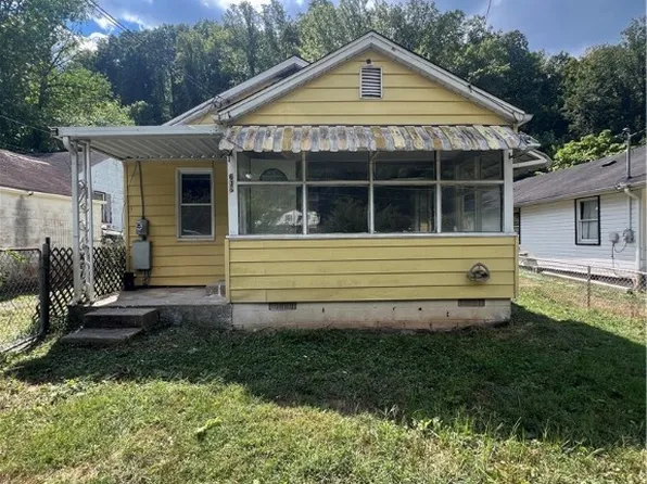 636 Garrison Ave, Charleston, WV 25302