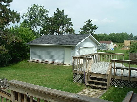 Detached garage & deck