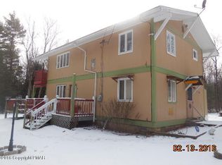 131 Marys Ln, Pocono Lake, PA 18347