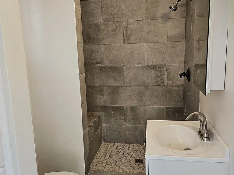 2232 E Garfield St #4 — Photo 8