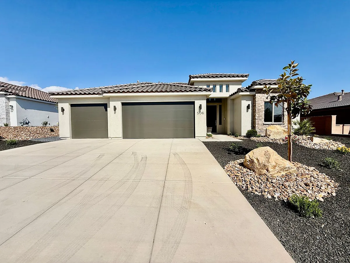 Building Photo - 506 S Martignano Way
