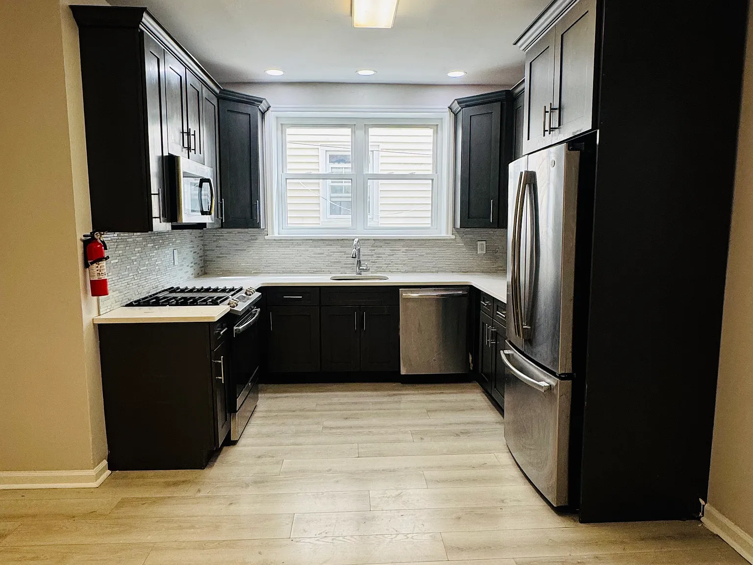 3 bed, $2,400 — Photo 1